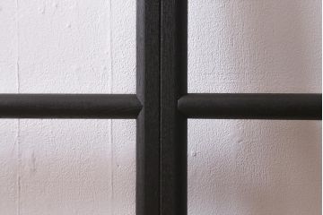 アンティーク家具　桑材　上品な色合いが魅力的なフック付きの便利な衣桁(着物掛け、ハンガーラック)(R-041046)