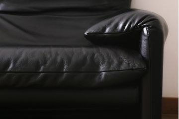 中古　Cassina(カッシーナ)　MARALUNGA(マラルンガ)　本革　3人掛けソファ(定価約200〜243万円)(R-041047)