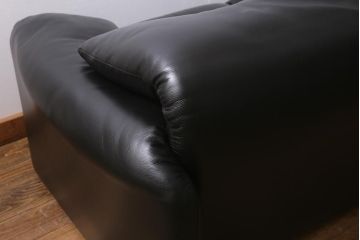 中古　Cassina(カッシーナ)　MARALUNGA(マラルンガ)　本革　3人掛けソファ(定価約200〜243万円)(R-041047)
