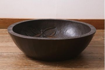 中古　特注　工芸品　秋山郷　花の浮き彫りが目を引くこね鉢(軽井沢彫、ディスプレイ雑貨)(R-041057)