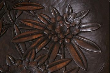 中古　特注　工芸品　秋山郷　花の浮き彫りが目を引くこね鉢(軽井沢彫、ディスプレイ雑貨)(R-041057)