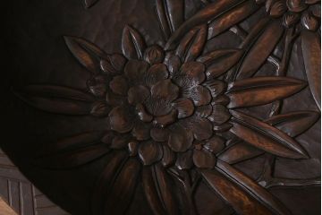 中古　特注　工芸品　秋山郷　花の浮き彫りが目を引くこね鉢(軽井沢彫、ディスプレイ雑貨)(R-041057)