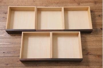 中古　伝統工芸　軽井沢彫り　満開に咲き誇る桜の彫りが華やかな小振りのチェスト(小物収納、小箪笥、引き出し)(R-041060)