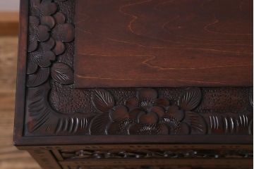 中古　伝統工芸　軽井沢彫り　満開に咲き誇る桜の彫りが華やかな小振りのチェスト(小物収納、小箪笥、引き出し)(R-041060)