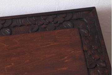 中古　伝統工芸　軽井沢彫り　満開に咲き誇る桜の彫りが華やかな小振りのチェスト(小物収納、小箪笥、引き出し)(R-041060)