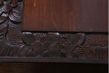 中古　伝統工芸　軽井沢彫り　満開に咲き誇る桜の彫りが華やかな小振りのチェスト(小物収納、小箪笥、引き出し)(R-041060)
