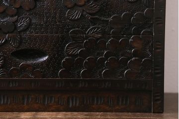 中古　伝統工芸　軽井沢彫り　満開に咲き誇る桜の彫りが華やかなトレー付き小引き出し(小物収納、引き出し)(R-041061)