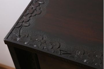中古　軽井沢彫り　桜の意匠が見事な職人技が光るサイドボード(サイドキャビネット、収納棚)(R-041065)