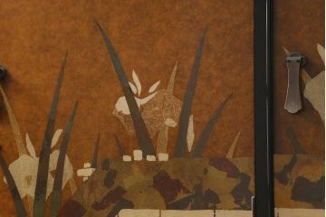 中古　国産　高級家具　桐材　燕子花(カキツバタ)　衣装盆付き　和モダンな和タンス(着物タンス、衣装タンス、重ね箪笥、桐箪笥、桐たんす)(R-041067)