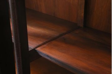 ヴィンテージ家具　松本民芸家具　収納力たっぷりの高級感漂うD型食器棚(カップボード、飾り棚、収納棚、本箱、ビンテージ)(R-041068)