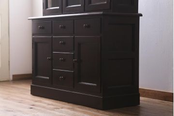 ヴィンテージ家具　松本民芸家具　収納力たっぷりの高級感漂うD型食器棚(カップボード、飾り棚、収納棚、本箱、ビンテージ)(R-041068)