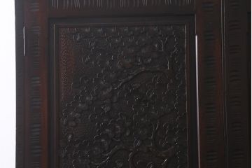中古　美品　伝統工芸　軽井沢彫り　繊細な桜の図が見事なワードローブ(洋服タンス、チェスト)(R-041071)