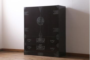 中古　欅産業　手打ち金具　KB-33D　木地呂塗り　高級感が漂う佇まいが魅力的な仙台箪笥(衣装箪笥、和タンス、引き出し)(定価約112万円)(R-041072)