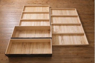 中古　欅産業　手打ち金具　KB-33D　木地呂塗り　高級感が漂う佇まいが魅力的な仙台箪笥(衣装箪笥、和タンス、引き出し)(定価約112万円)(R-041072)