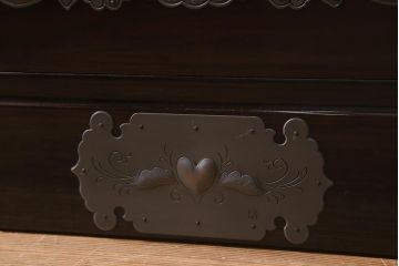 中古　欅産業　手打ち金具　KB-33D　木地呂塗り　高級感が漂う佇まいが魅力的な仙台箪笥(衣装箪笥、和タンス、引き出し)(定価約112万円)(R-041072)