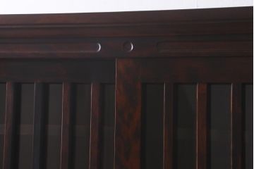 中古　神居民芸家具　カバ材　和モダンな空間づくりにおすすめな食器戸棚(食器棚、水屋、キャビネット)(R-041077)