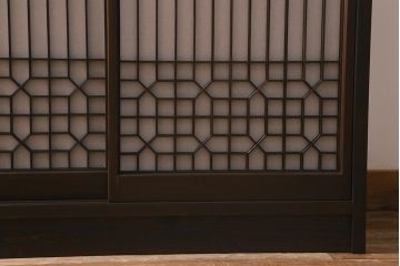 ラフジュ工房オリジナル　古建具リメイク　引き出し付き　障子貼りに組子が映える和モダンなキャビネット(戸棚、リビングボード)(R-041078)