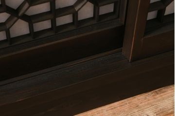 ラフジュ工房オリジナル　古建具リメイク　引き出し付き　障子貼りに組子が映える和モダンなキャビネット(戸棚、リビングボード)(R-041078)
