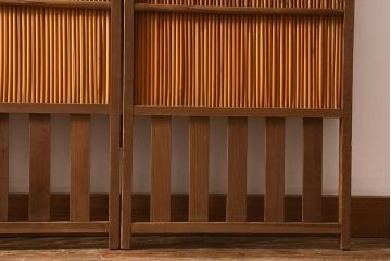ビンテージ家具　昭和後期　凝ったデザインが魅力的な四連折り畳み式パーテーション(つい立て、衝立、仕切り)(R-041080)