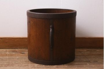 アンティーク雑貨　和製アンティーク　古民具　長い時を経た風合いが魅力的な斗棒付き一斗枡(一斗マス)(R-041085)