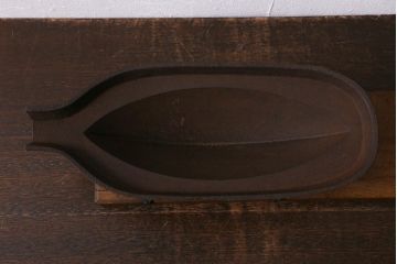 アンティーク雑貨　古民具　鉄製　台付き　古い趣が魅力の薬研(ディスプレイ雑貨)(R-041086)