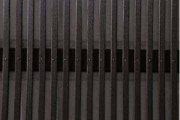 アンティーク建具　和製アンティーク　昭和中期　裏障子付き　深みのある色合いが風情漂う格子戸2枚セット(引き戸、建具)(R-041092)
