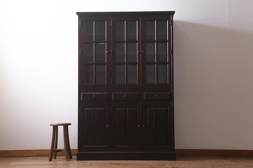 中古　北海道民芸家具　HM165K　高級感漂う上品な佇まいの食器棚(カップボード、キャビネット)(定価約43万円)(R-041096)