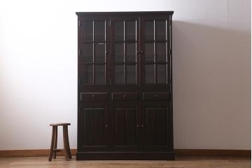 中古　北海道民芸家具　HM165K　高級感漂う上品な佇まいの食器棚(カップボード、キャビネット)(定価約43万円)(R-041096)