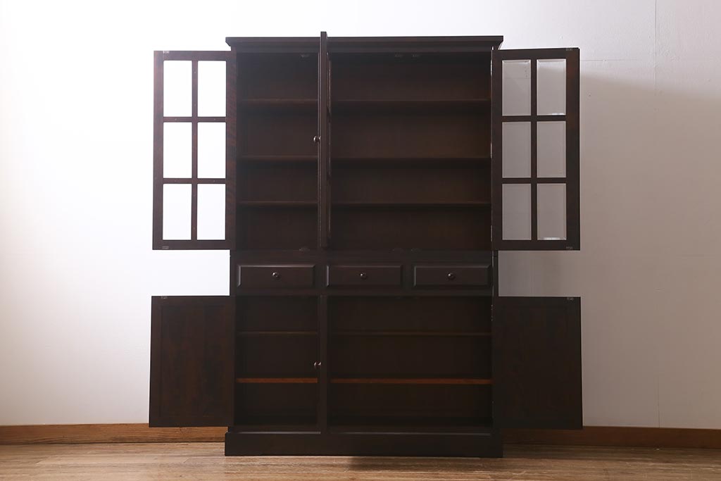 中古　北海道民芸家具　HM165K　高級感漂う上品な佇まいの食器棚(カップボード、キャビネット)(定価約43万円)(R-041096)