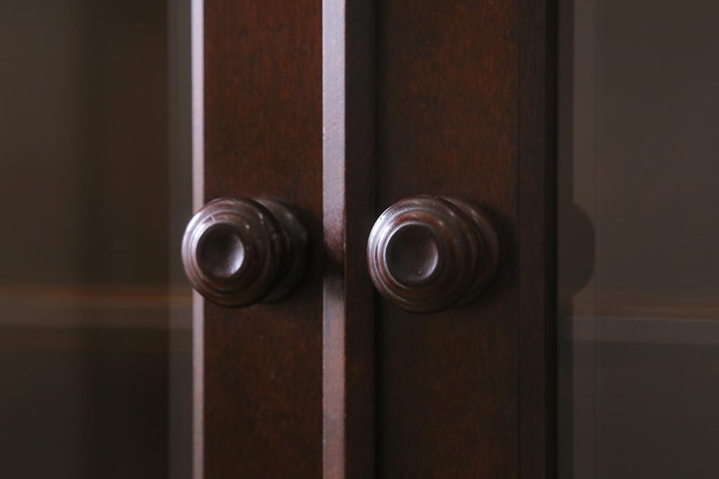 中古　北海道民芸家具　HM165K　高級感漂う上品な佇まいの食器棚(カップボード、キャビネット)(定価約43万円)(R-041096)