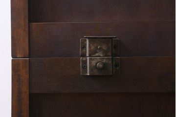 中古　北海道民芸家具　HM165K　高級感漂う上品な佇まいの食器棚(カップボード、キャビネット)(定価約43万円)(R-041096)