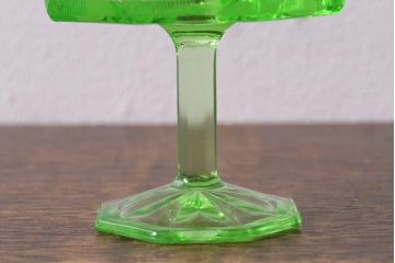アンティーク雑貨　ウランガラスのレトロなアイスクリームコップ(氷コップ)(R-041103)