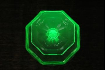 アンティーク雑貨　ウランガラスのレトロなアイスクリームコップ(氷コップ)(R-041103)