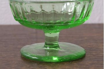 アンティーク雑貨　ウランガラスのレトロなアイスクリームコップ2個セット(氷コップ)(R-041104)