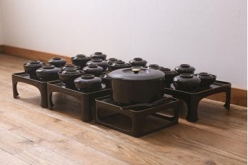 アンティーク雑貨　大正昭和初期　箱付き　輪島塗　極上本堅地お膳・お椀セット(木製漆器、和食器)(R-041106)