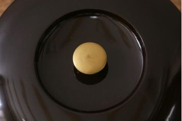 アンティーク雑貨　大正昭和初期　箱付き　輪島塗　極上本堅地お膳・お椀セット(木製漆器、和食器)(R-041106)