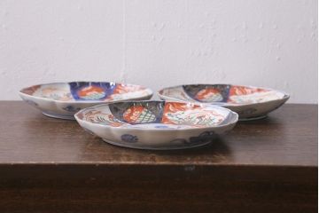 アンティーク雑貨　古民具・骨董　明治期　伊万里焼　色絵七寸皿3枚セット(和食器、中皿)(R-041114)