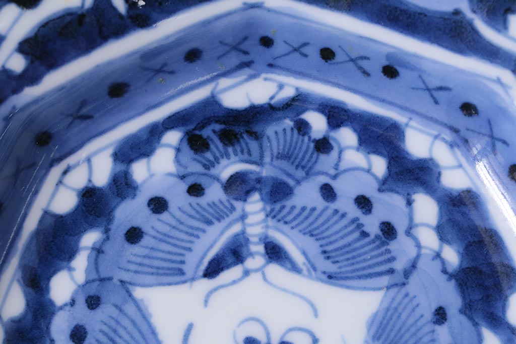 アンティーク雑貨　江戸明治期　蝶文染付変形皿2枚(中皿)(R-041119)