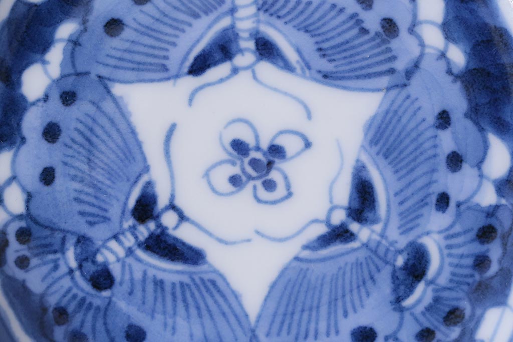 アンティーク雑貨　江戸明治期　蝶文染付変形皿2枚(中皿)(R-041119)