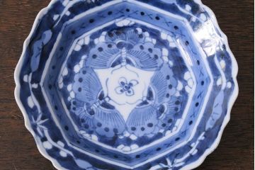 アンティーク雑貨　江戸明治期　蝶文染付変形皿2枚(中皿)(R-041119)