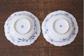 アンティーク雑貨　江戸明治期　蝶文染付変形皿2枚(中皿)(R-041119)