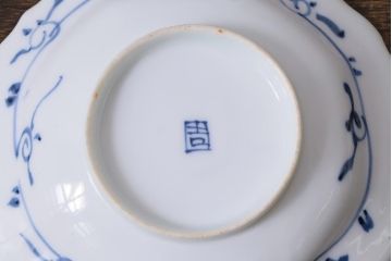 アンティーク雑貨　江戸明治期　蝶文染付変形皿2枚(中皿)(R-041119)