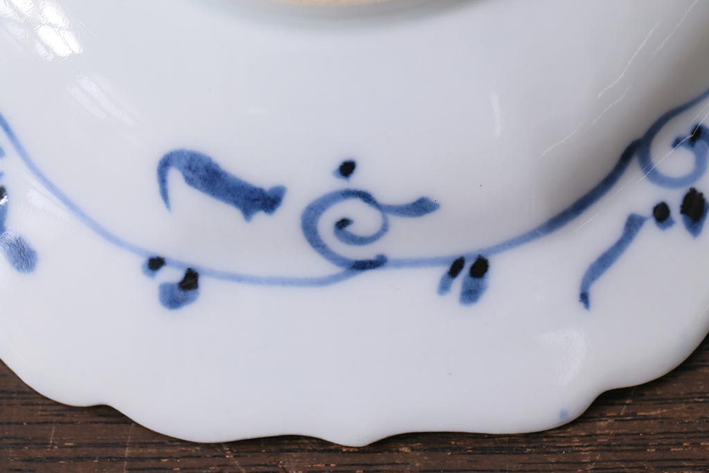 アンティーク雑貨　江戸明治期　蝶文染付変形皿2枚(中皿)(R-041119)