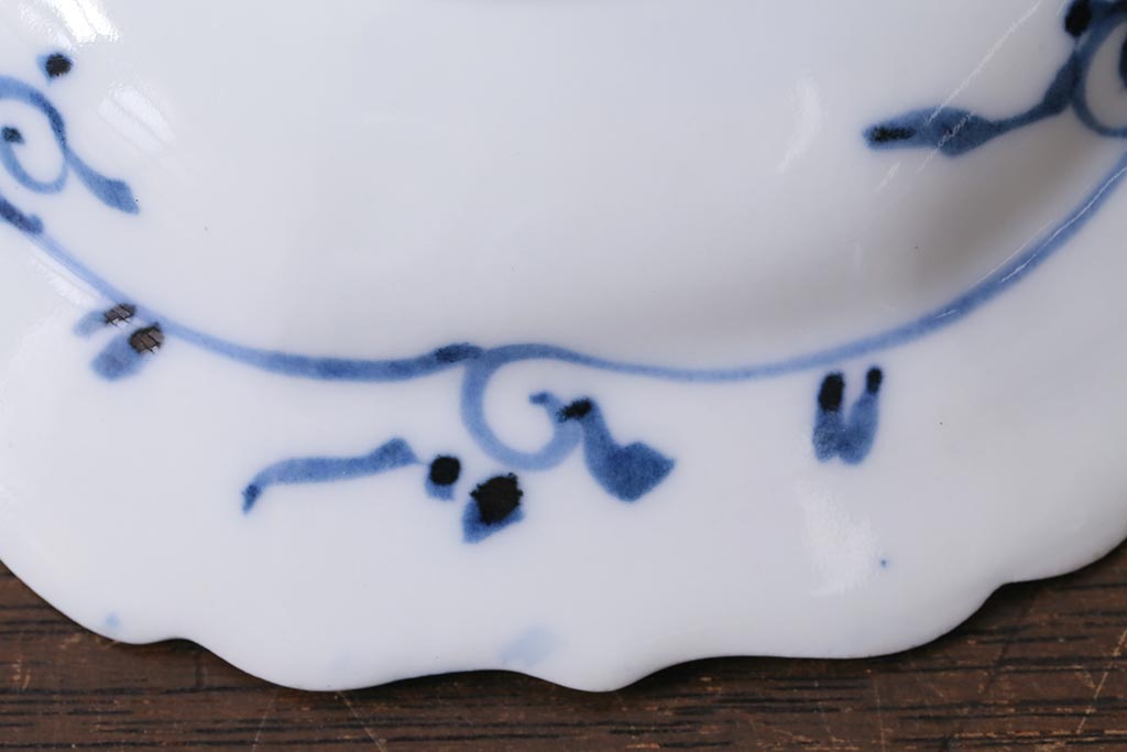 アンティーク雑貨　江戸明治期　蝶文染付変形皿2枚(中皿)(R-041119)