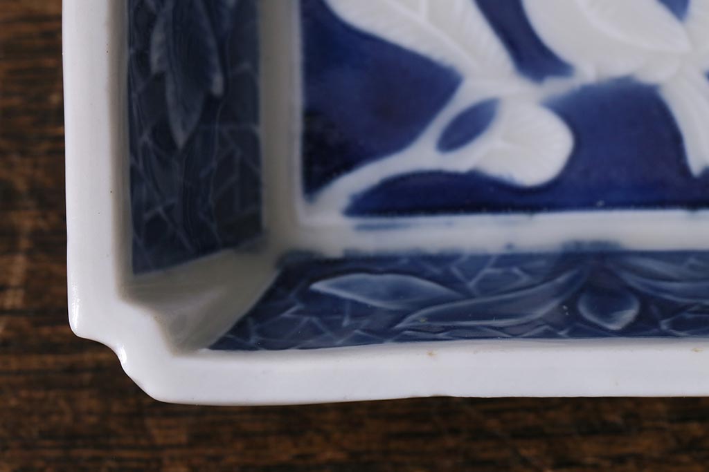 アンティーク雑貨　幕末明治期　陽刻　鳥文　洋食器とも合わせやすい柄の小皿3枚セット(角皿)(R-041122)