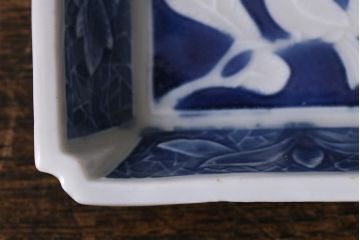 アンティーク雑貨　幕末明治期　陽刻　鳥文　洋食器とも合わせやすい柄の小皿3枚セット(角皿)(R-041122)