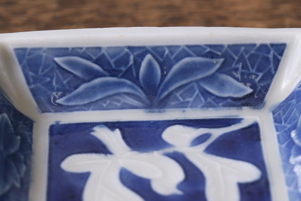 アンティーク雑貨　幕末明治期　陽刻　鳥文　洋食器とも合わせやすい柄の小皿3枚セット(角皿)(R-041122)