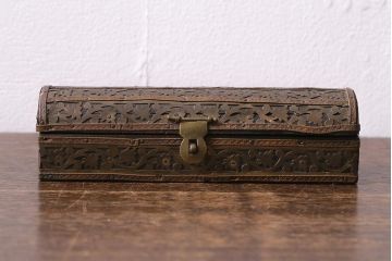 アンティーク雑貨　イギリスアンティーク　クラシカルな小箱(ペンケース、小物入れ)(R-041128)