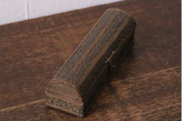 アンティーク雑貨　イギリスアンティーク　クラシカルな小箱(ペンケース、小物入れ)(R-041128)