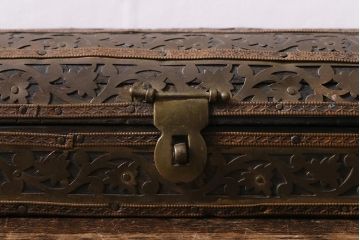 アンティーク雑貨　イギリスアンティーク　クラシカルな小箱(ペンケース、小物入れ)(R-041128)